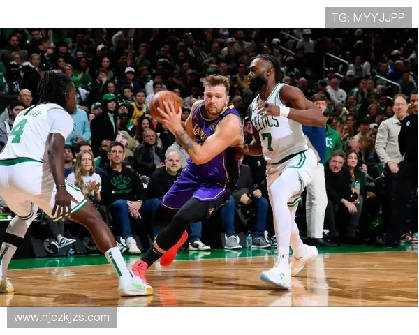 湖人对阵凯尔特人再度上演经典对决 谁将主宰这场传奇较量